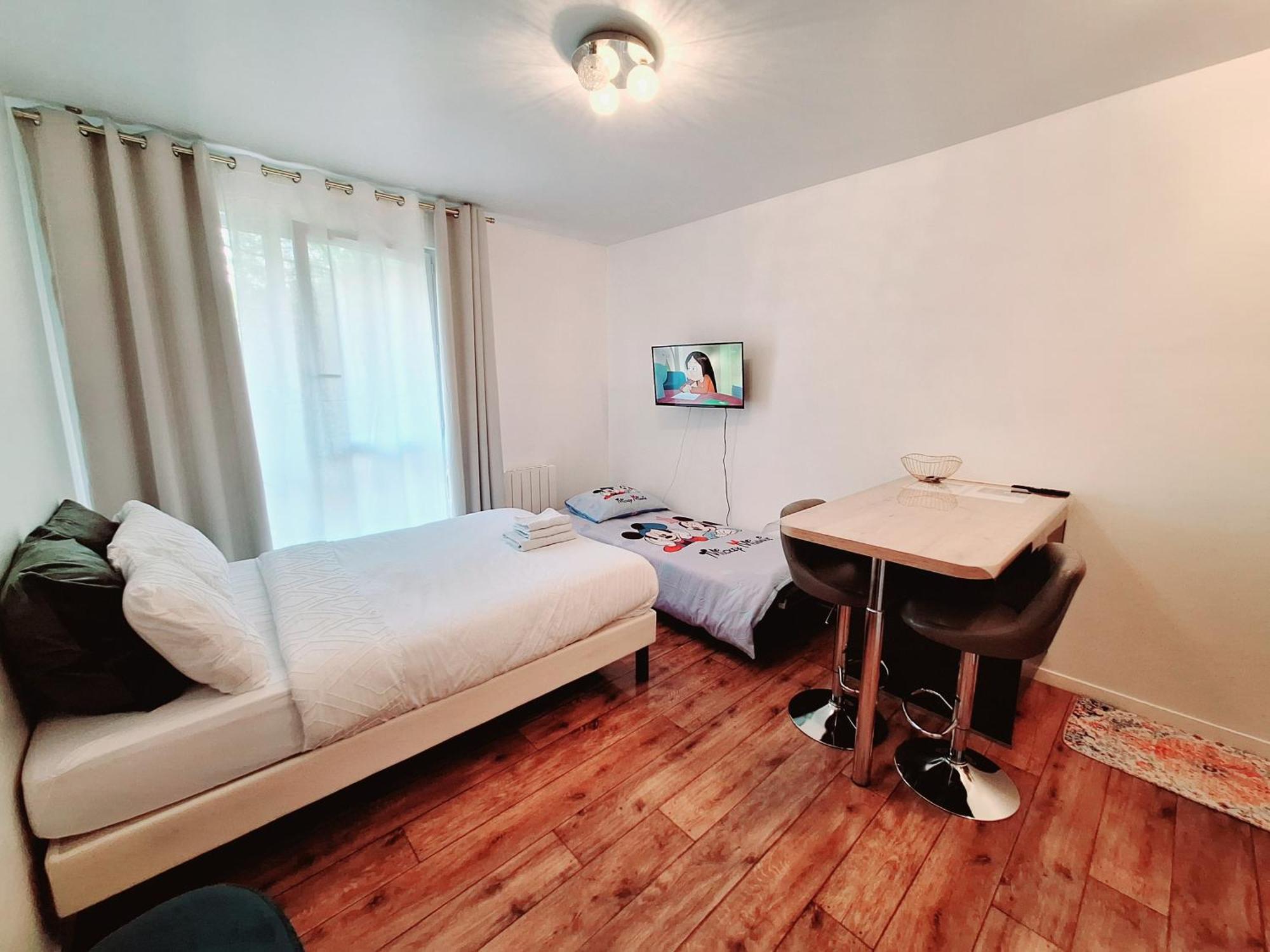 Studio Alpha - 2Min By Train To Disneyland Or 20Min Walk - 5Min Walk To "Val D'Europe" Station 몽테브랭 외부 사진